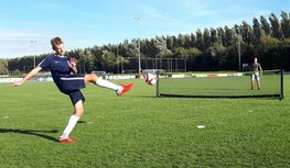 Voetbaltennisclinic, geweldig voor je techniek, geweldig leuk met je eigen team!